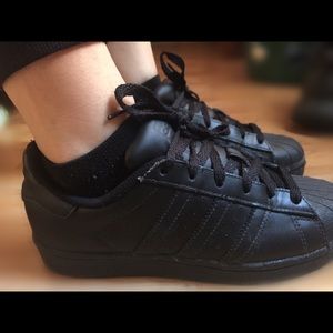Adidas superstars